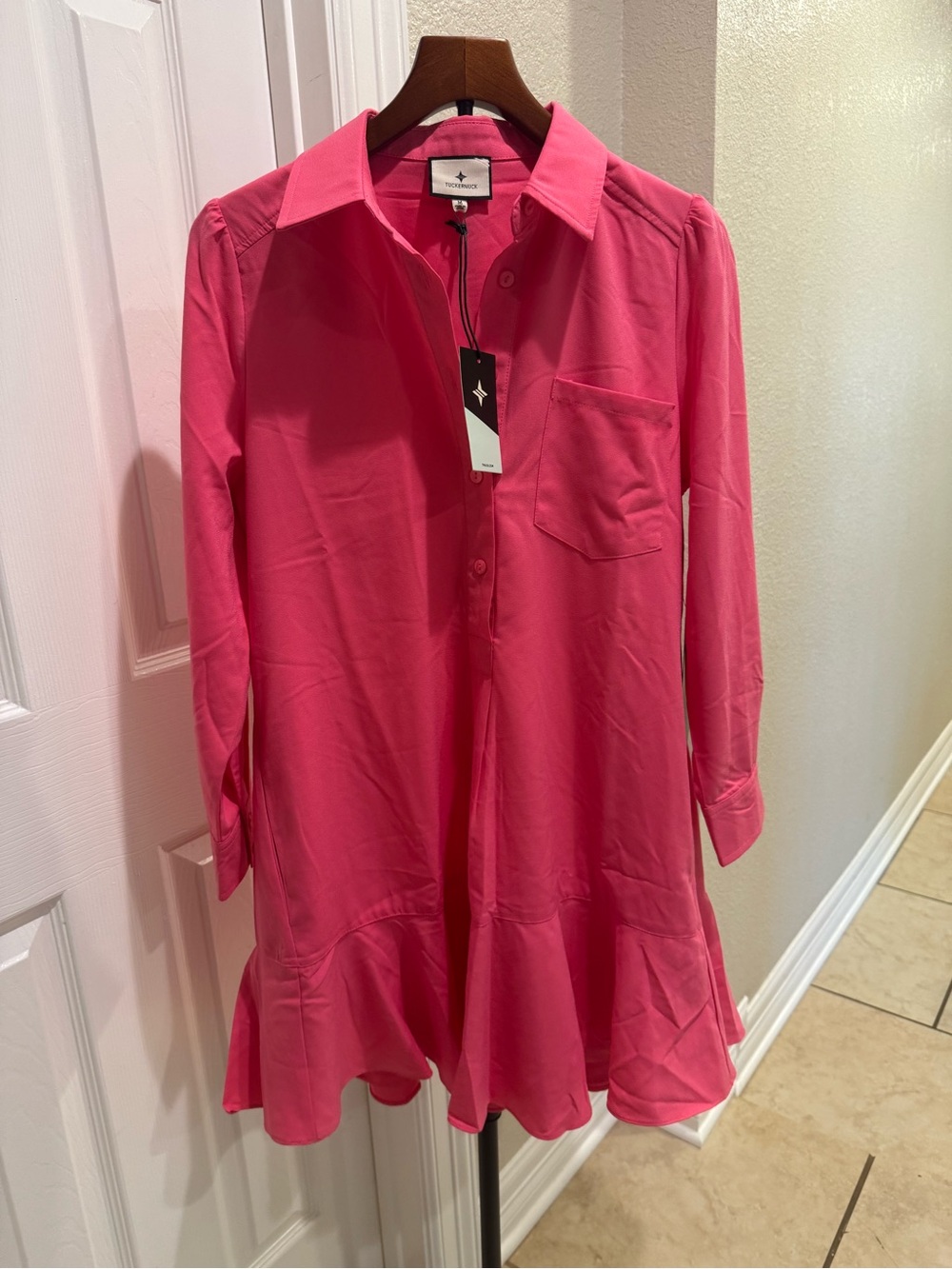 Tuckernuck Bright Pink Button-Front Ruffle Hem Tunic Shirt Dress Size M NWT - Picture 1 of 9